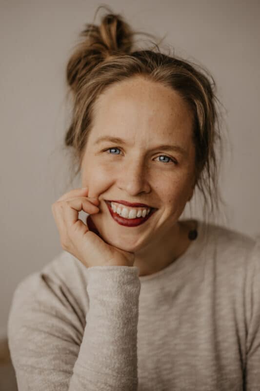 Elle Tyler headshot 